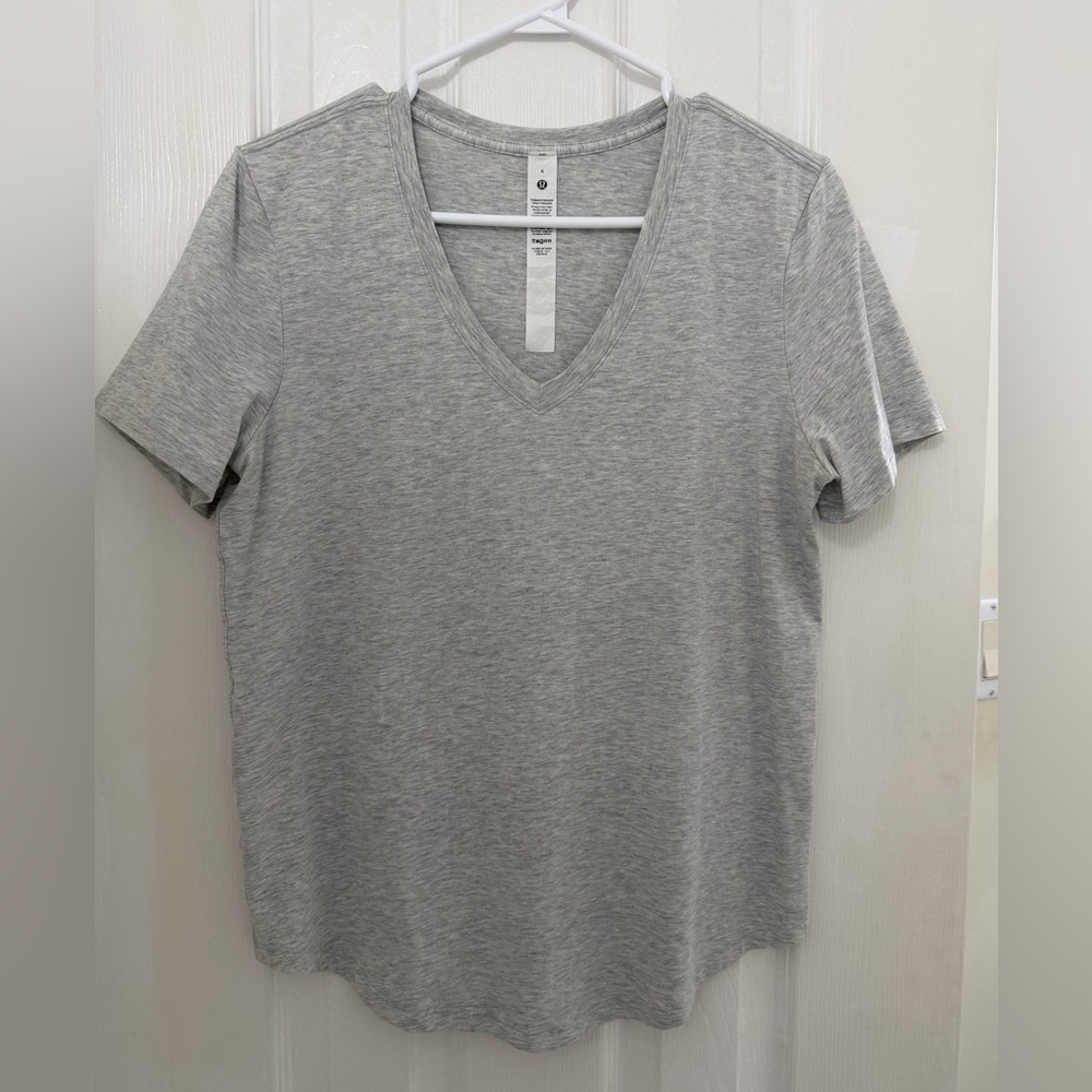 Lululemon love v-neck t shirt, light grey, Size 6